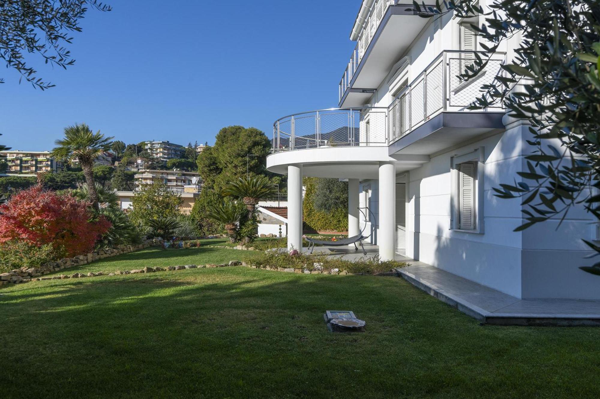 La Lincolnia - With Garden And Seaview - Happy Rentals Sanremo Bagian luar foto